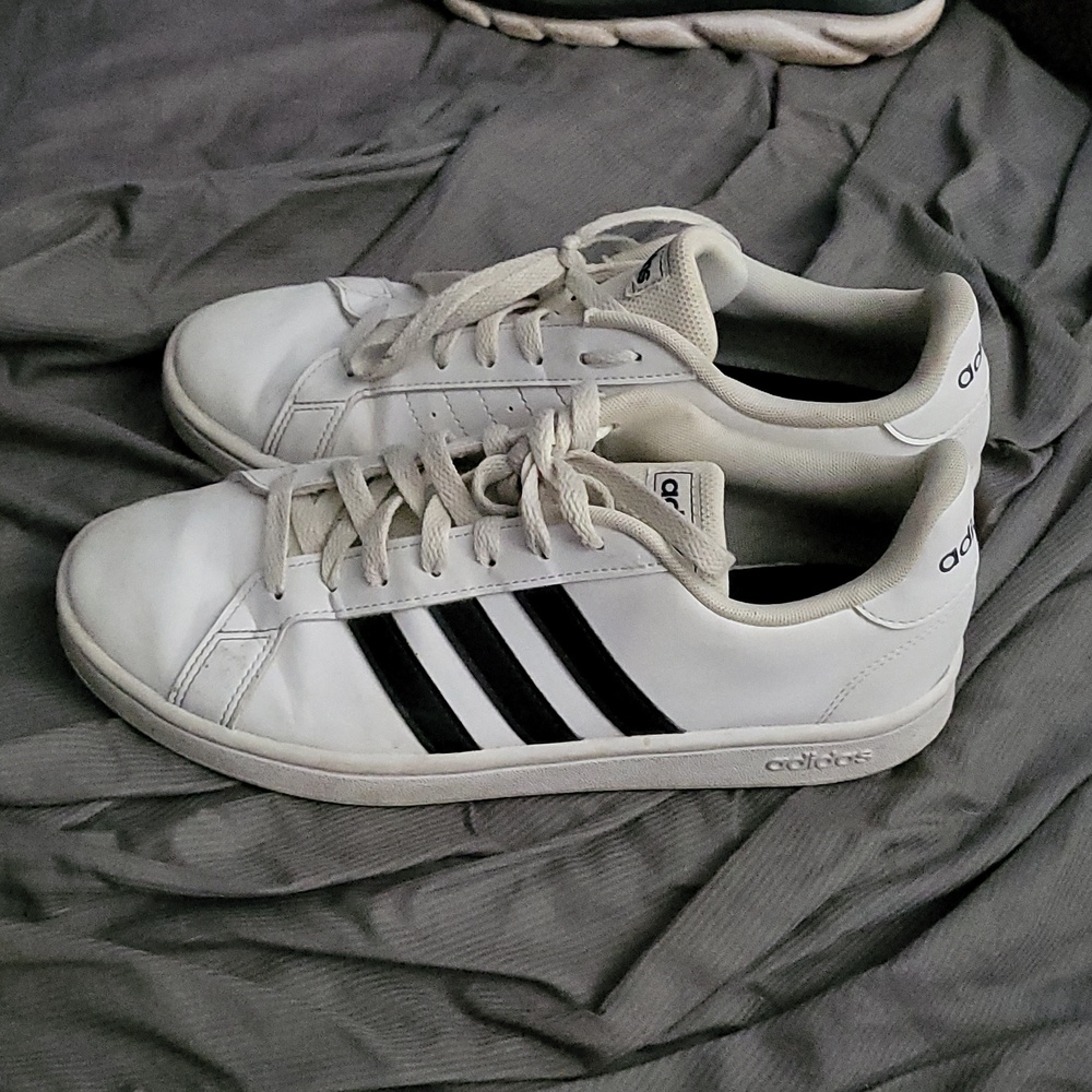 Mens tennis shoes